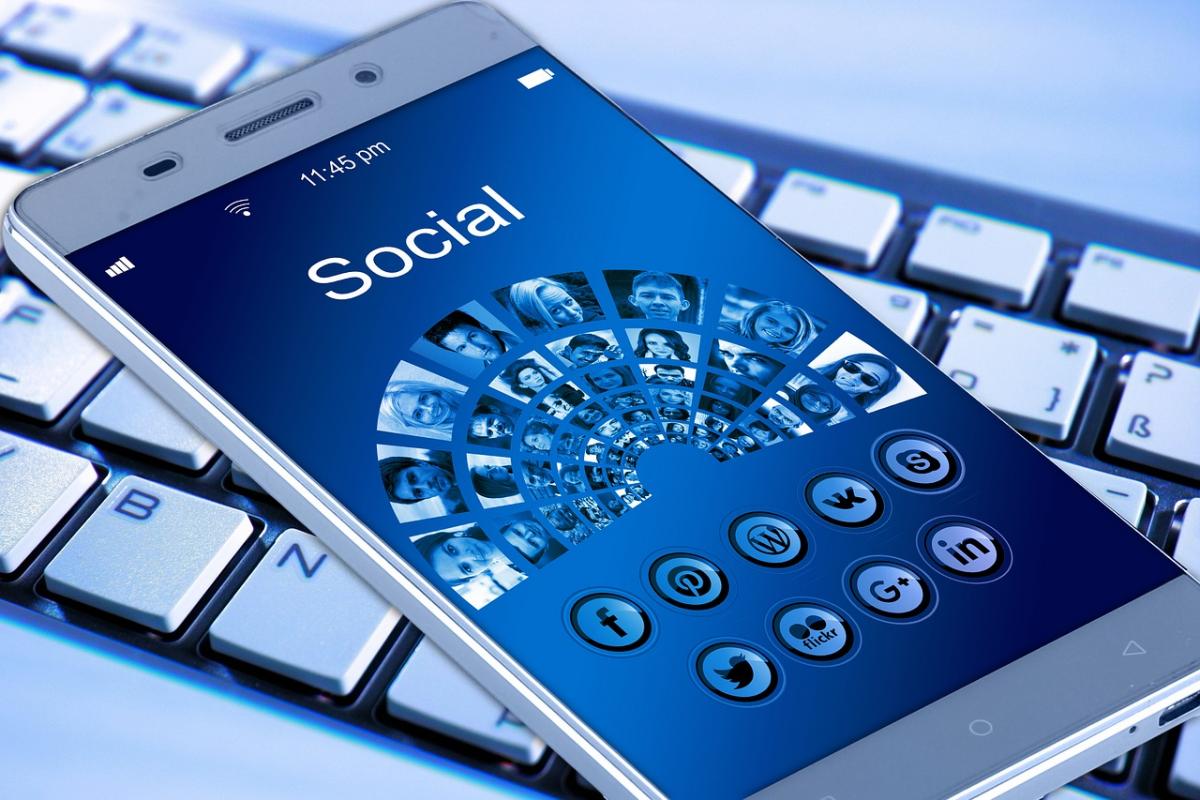 Smartphone with social icons
